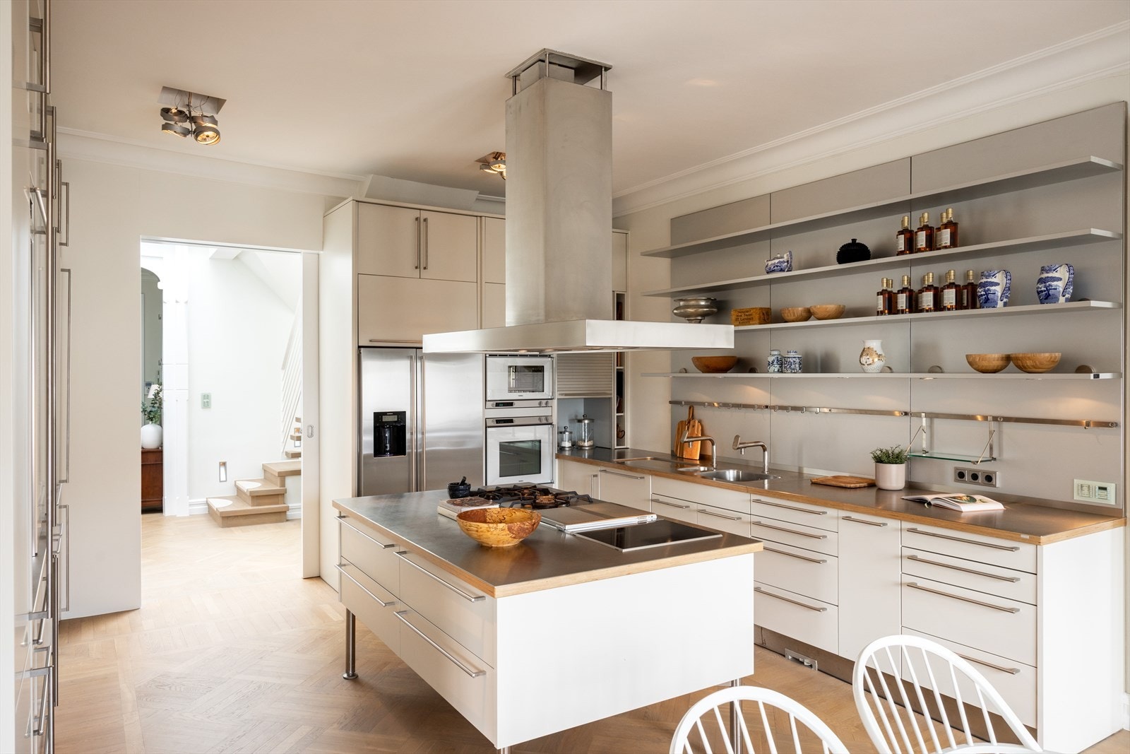 Bulthaup kjøkken med integrerte hvitevarer. Galleribilde