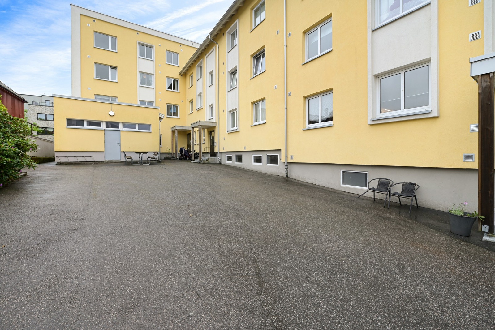 Her vil du bo i et populært, etablert boområde med kort vei til både stranda, togstasjon og Moss sentrum. Galleribilde