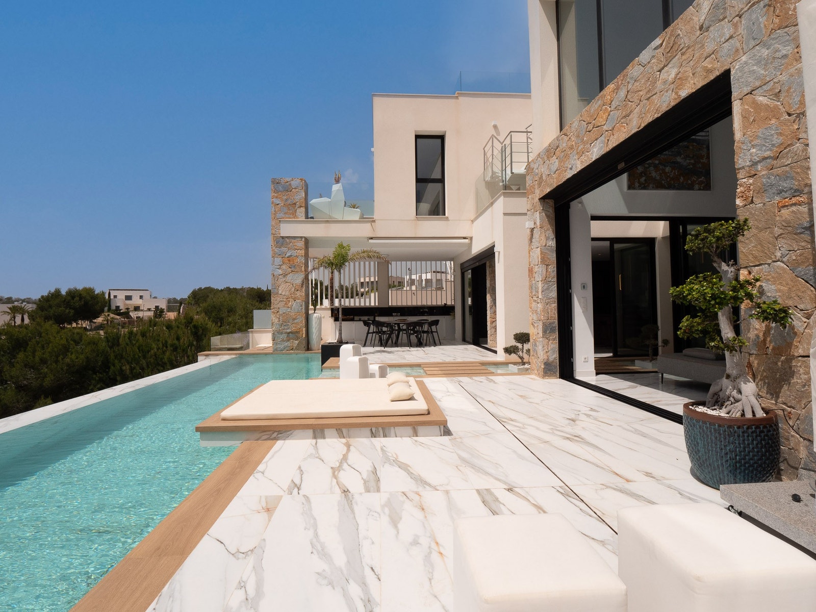 Image 2 Galleribilde