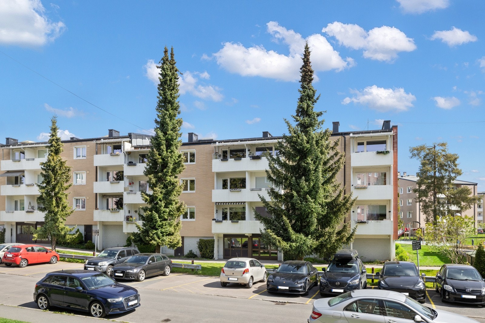 Leiligheten har en flott beliggenhet i en rolig gate på Bergkrystallen. Galleribilde