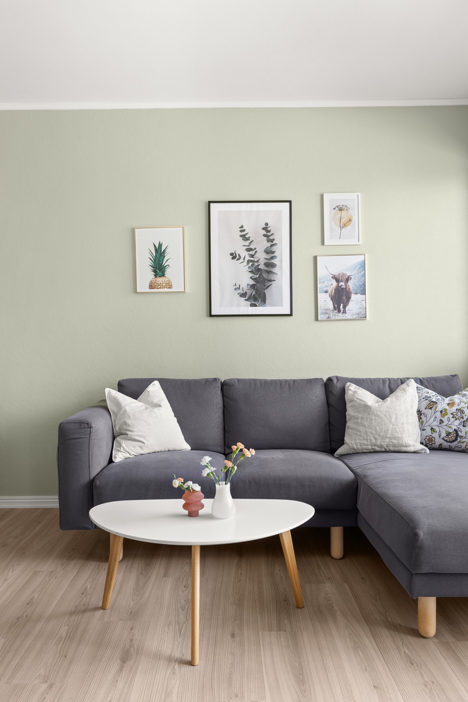 Veggoverflater i stue ble malt i 2021. Galleribilde