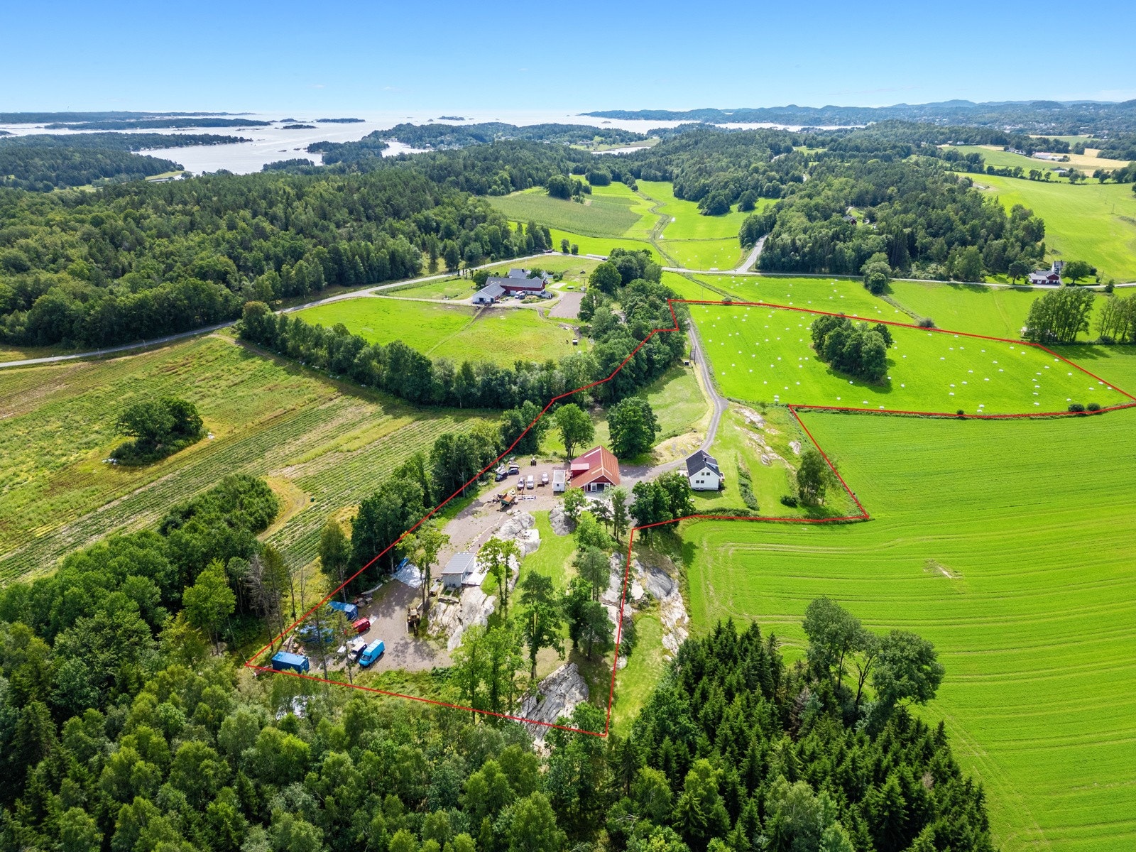 Eiendommmens ca 47 mål med skisserte grenser (avvik kan forekomme - kun illustrasjon). Galleribilde