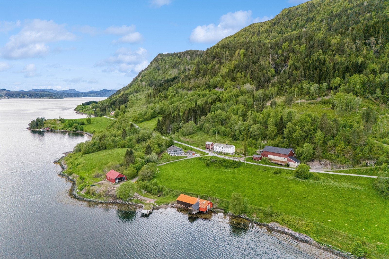 Gårdstun Galleribilde