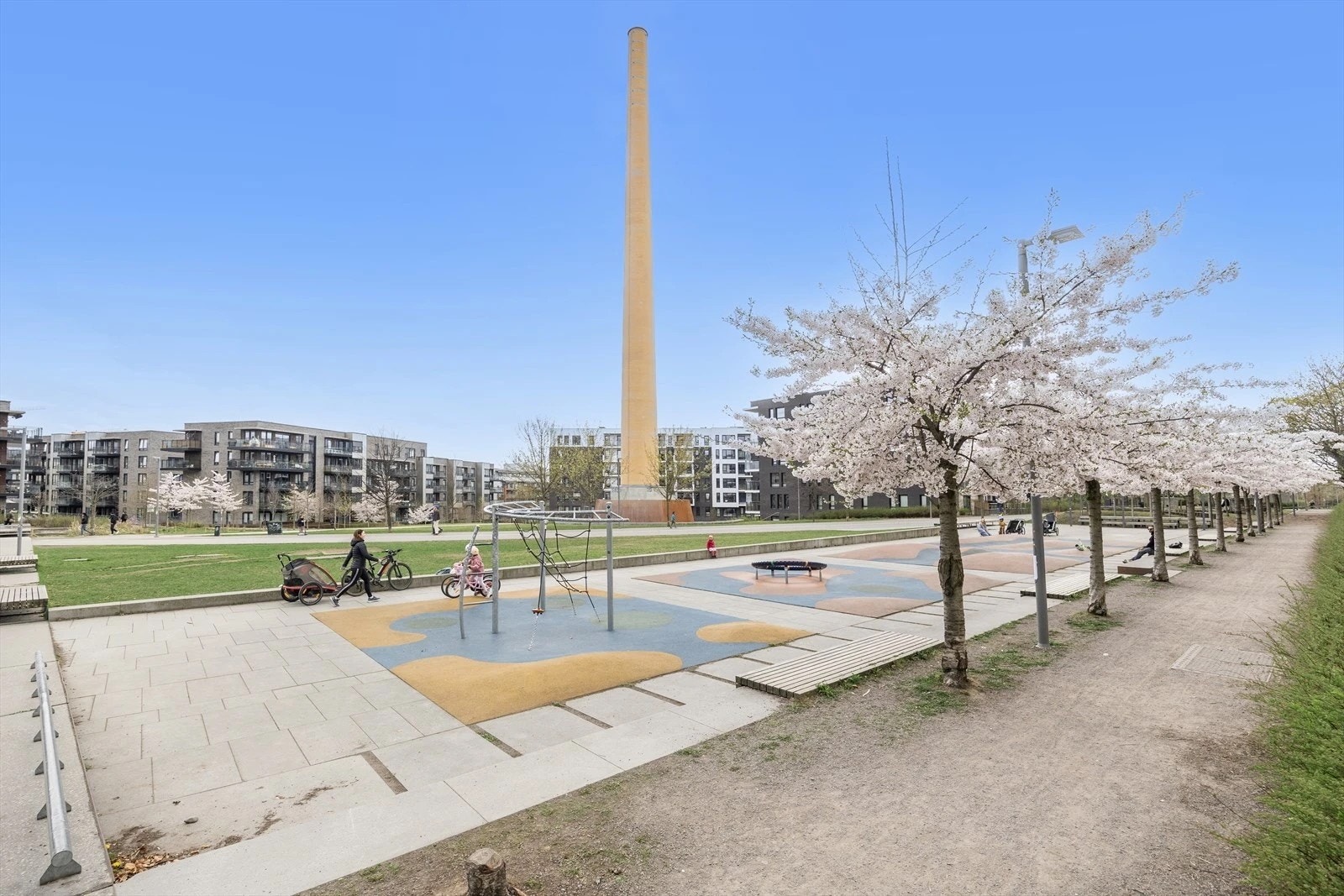 Umiddelbar nærhet til vakre omgivelser for både turer og lek. Galleribilde