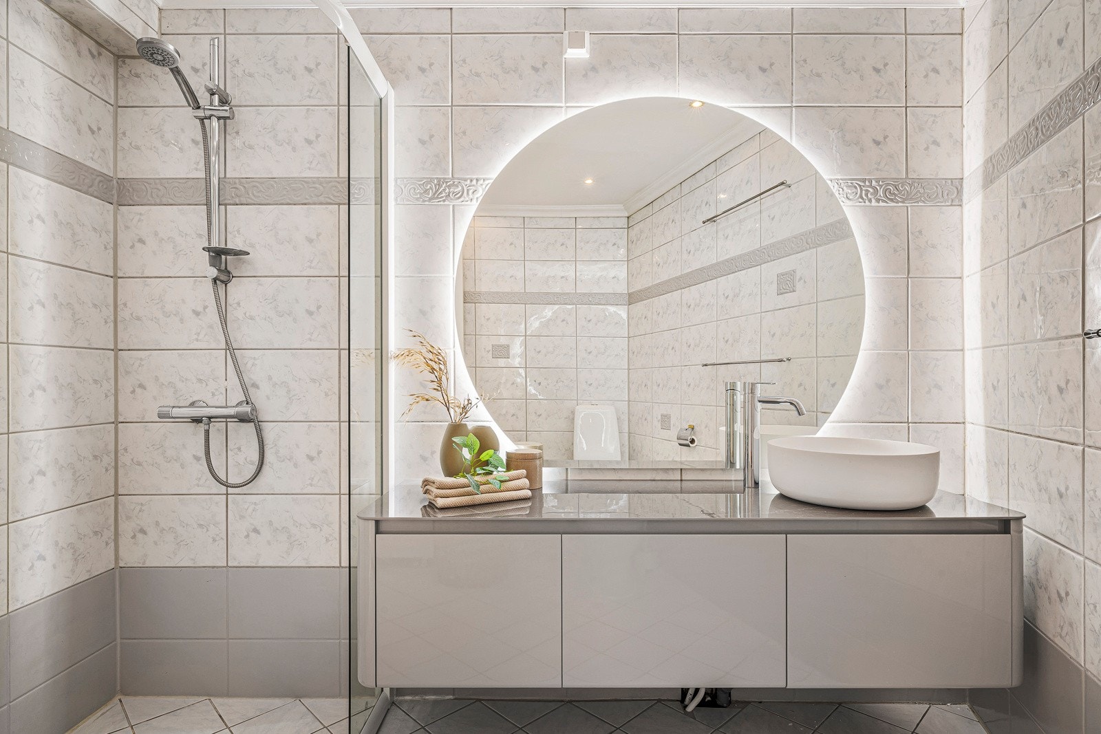 - Her har du også plass til eksempelvis ekstra skap eller stellebord - Galleribilde