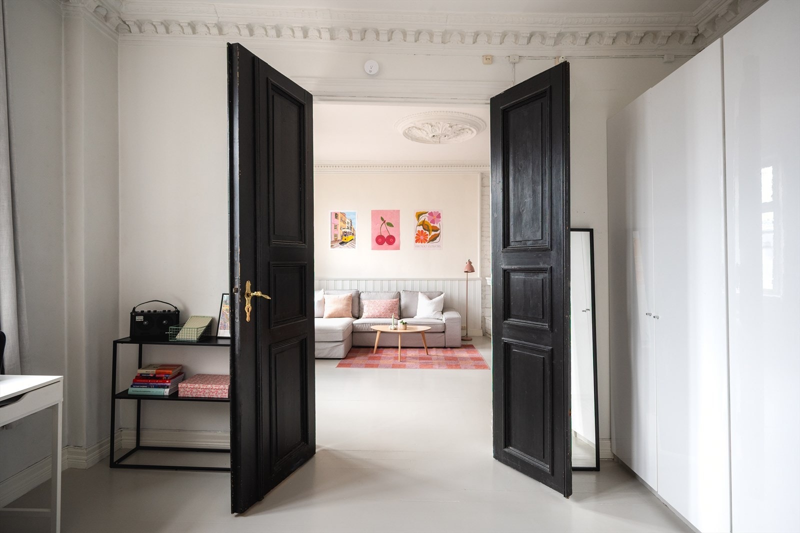 Det er adkomst til soverom 2 fra stuen. Galleribilde