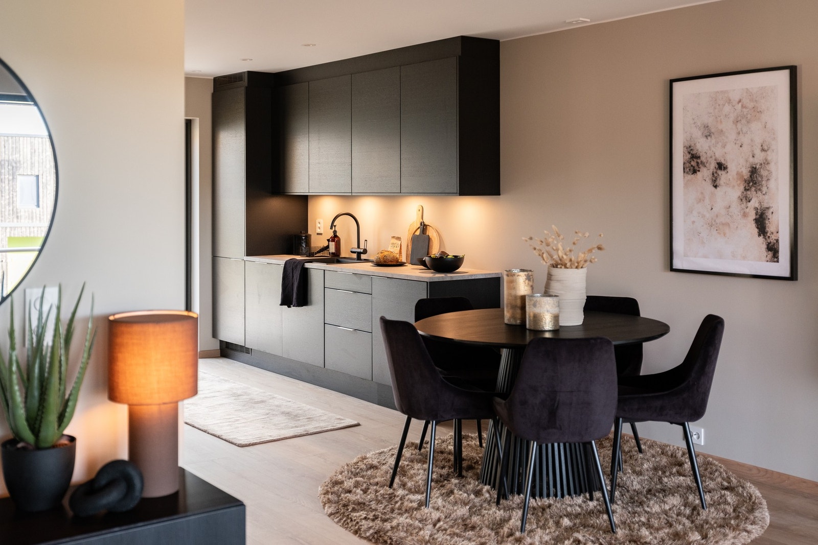 God plass til spisebord for hele familien. Galleribilde