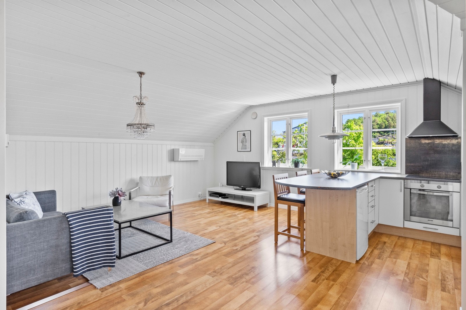 Leiligheten har en god planløsning. Det er installert varmepumpe i leiligheten i 2020. Galleribilde