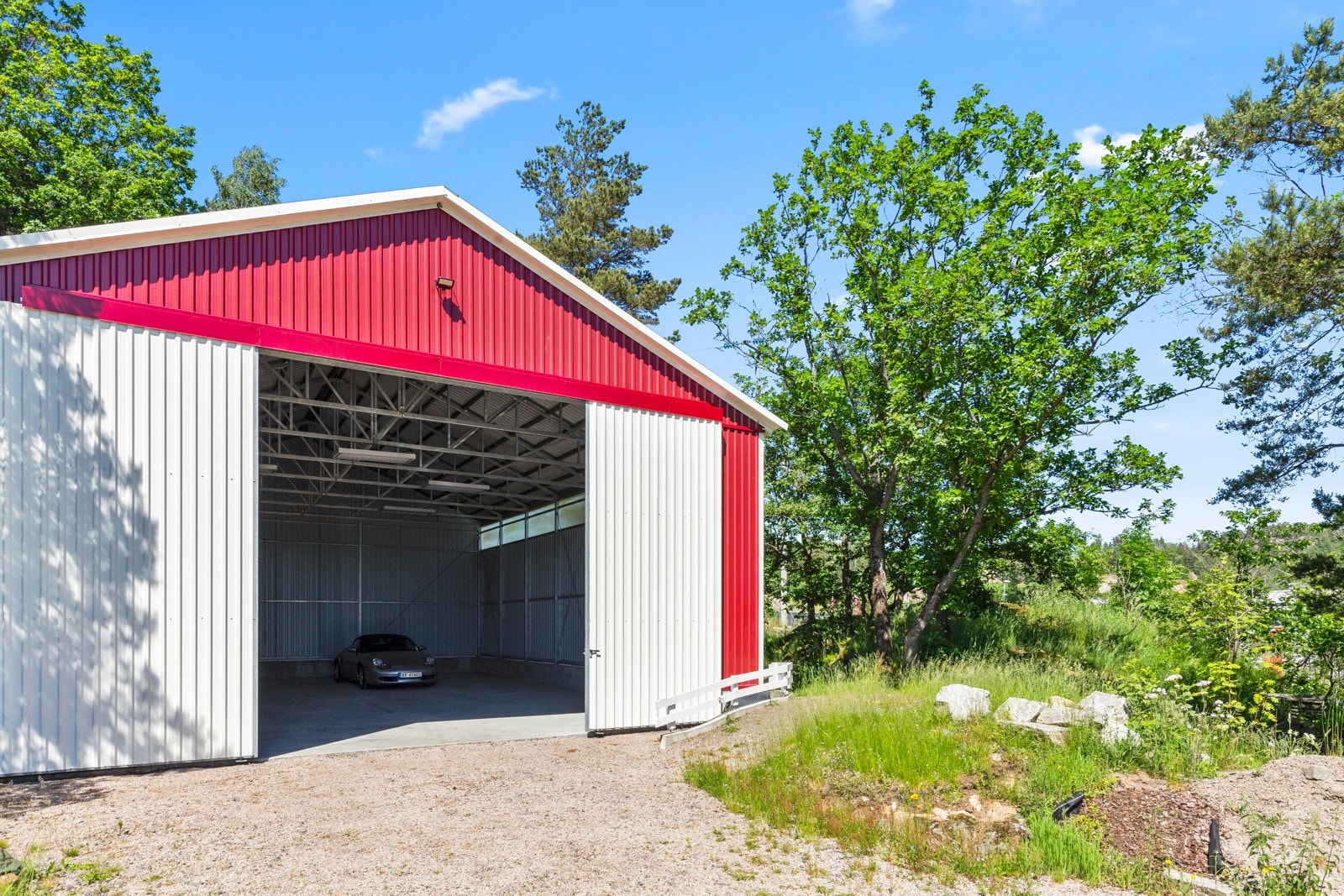 I 2020 ble det bygget en hangar som har vært leid ut for vinterlagring. Galleribilde
