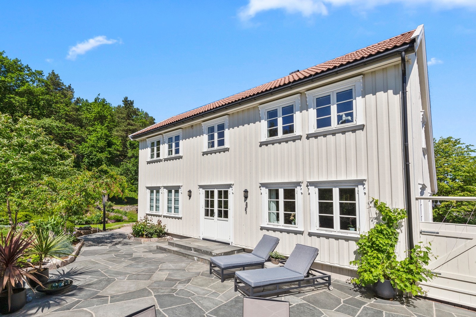 Her kan man nyte solfylte dager og vakre solnedganger i komfortabelt selskap. Galleribilde