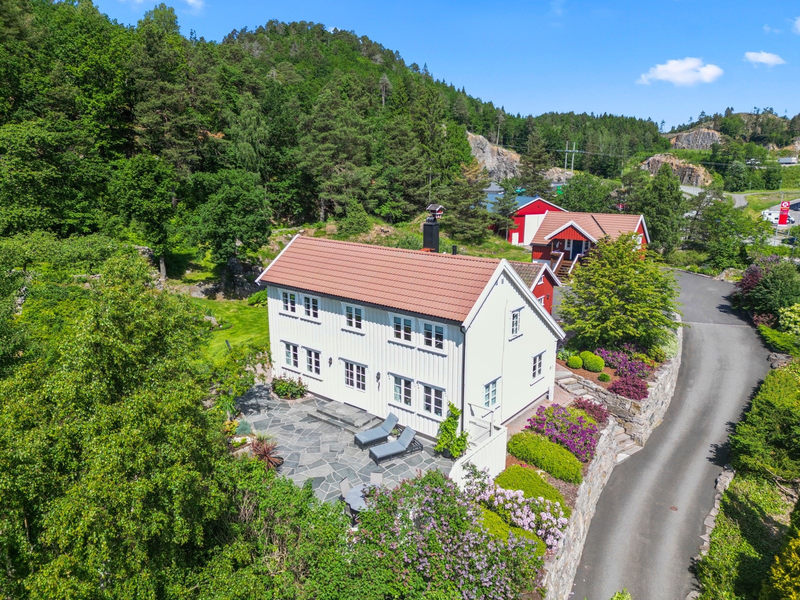 Boligen har en klassisk stil men opprettholder en svært høy teknisk standard. Galleribilde