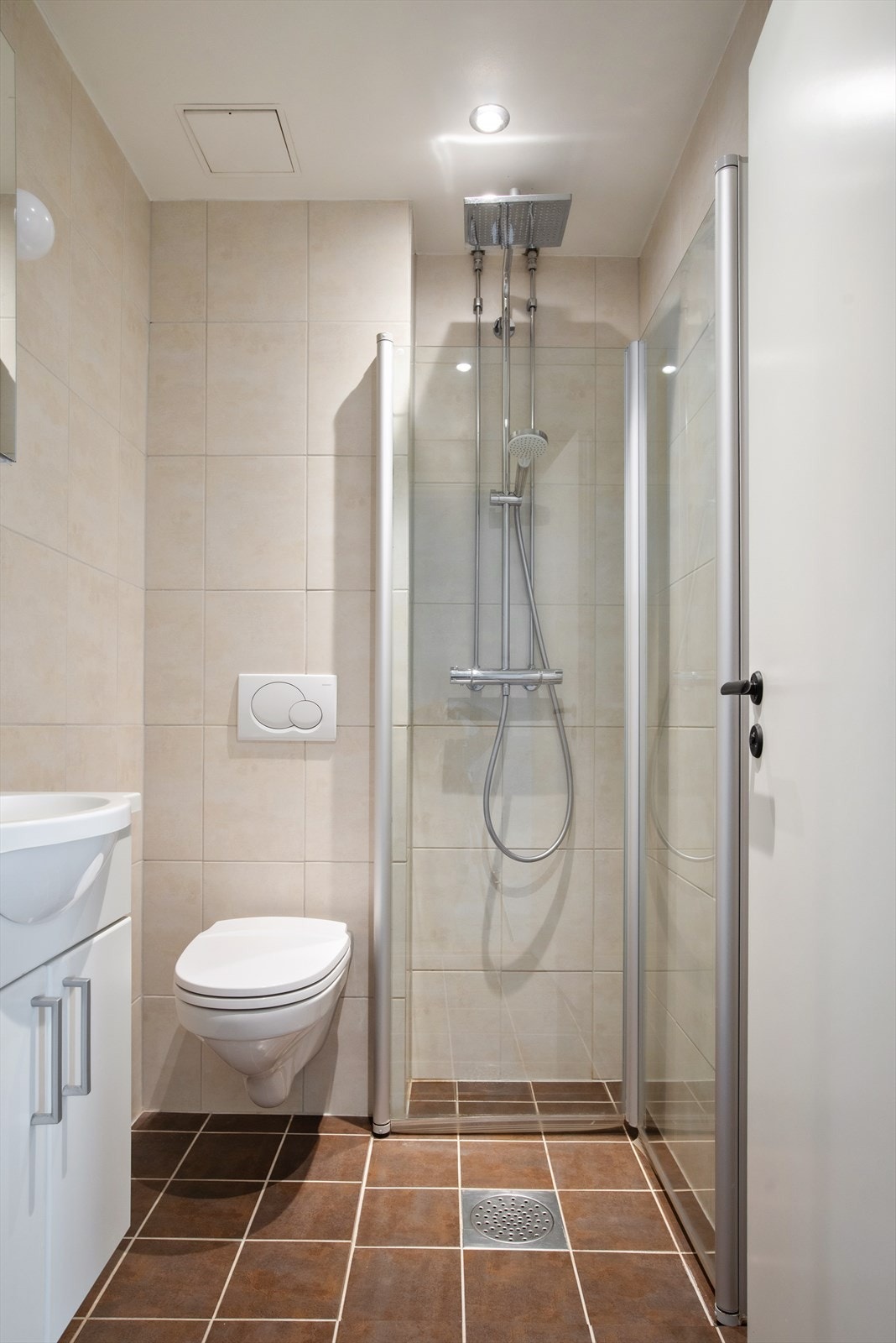 Flislagt, delikat bad med varmekabler fra 2008 Galleribilde