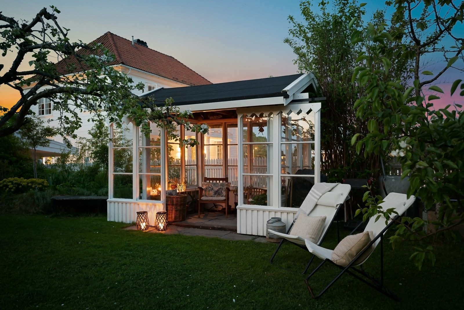 Her er det også satt opp et sjarmerende lysthus, og det er rom for både lek og selskap på varme sommerdager. Galleribilde