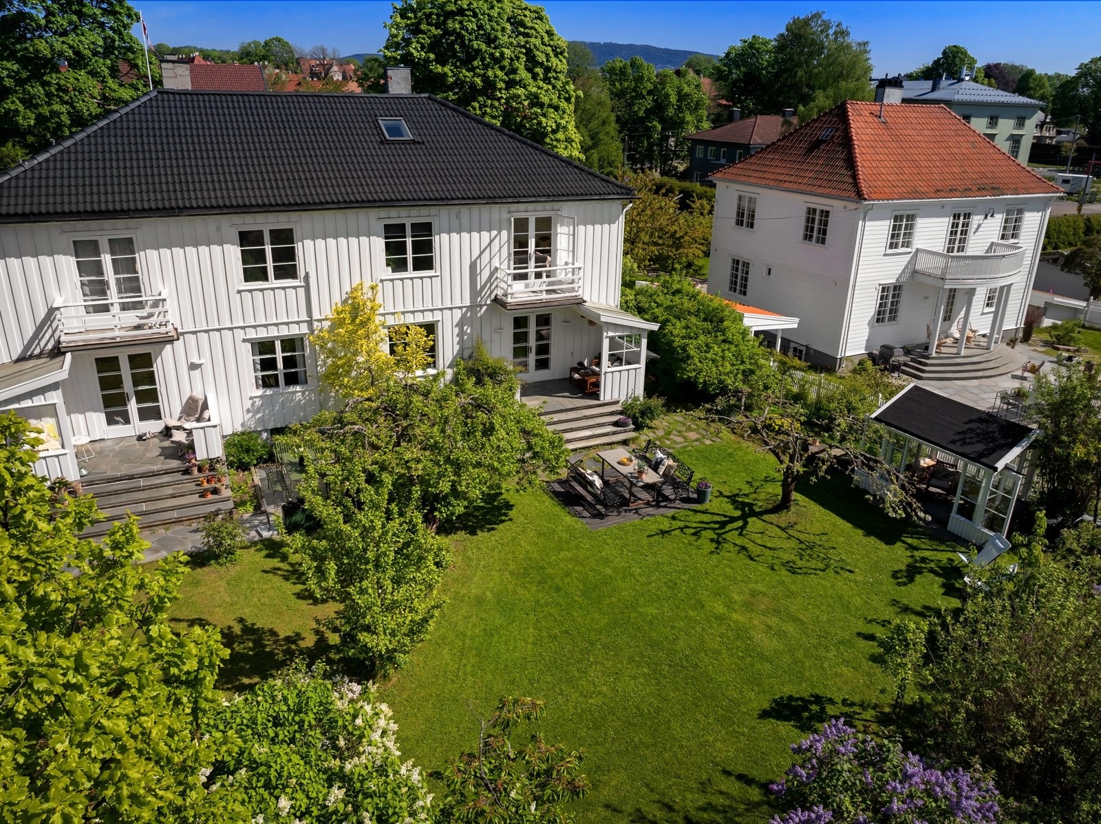 Her får dere en fredelig og familievennlig tilværelse midt i et av Oslos mest attraktive og sentrale boligområder. Galleribilde