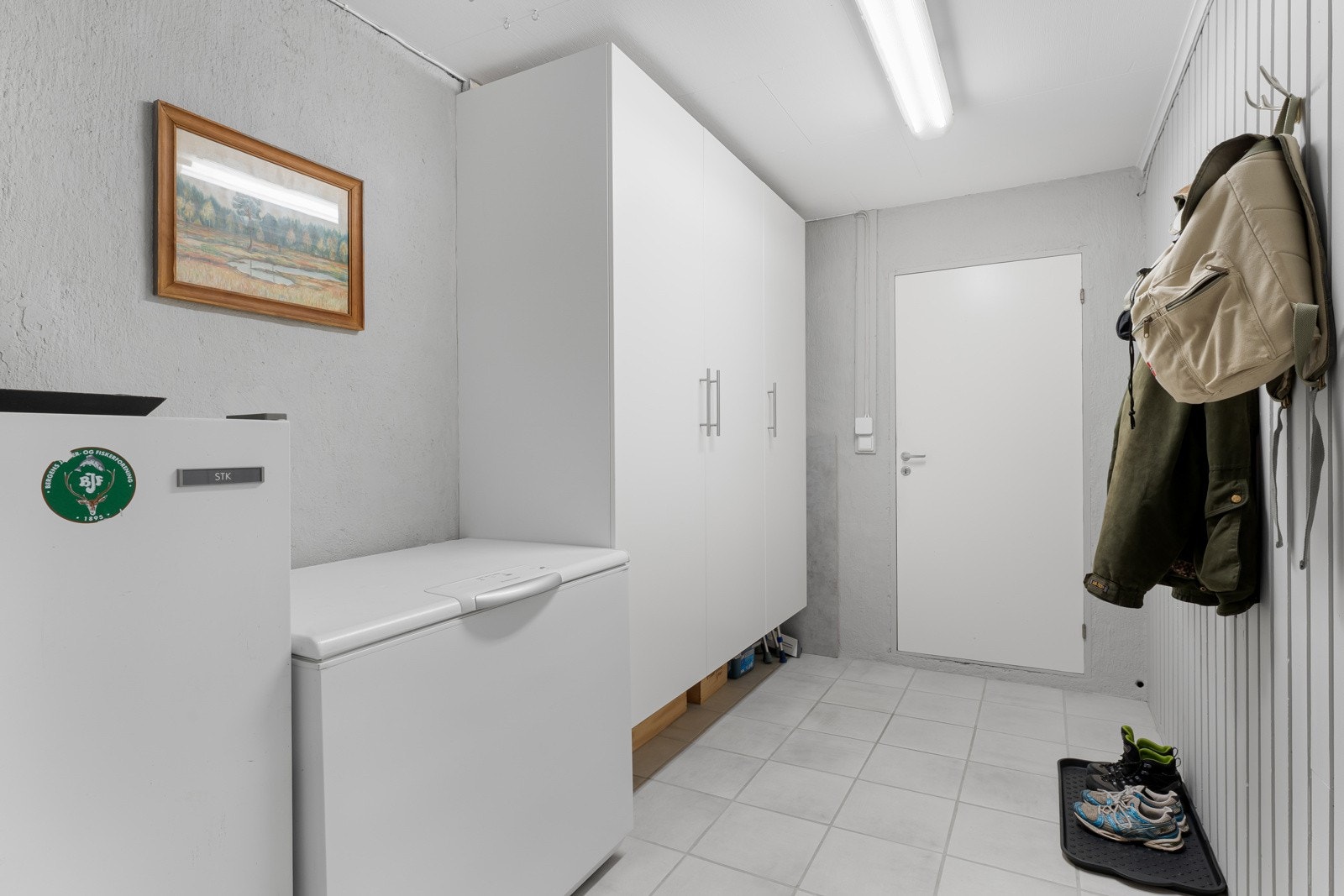 Huset har rikelig med oppbevaringsplass. Galleribilde