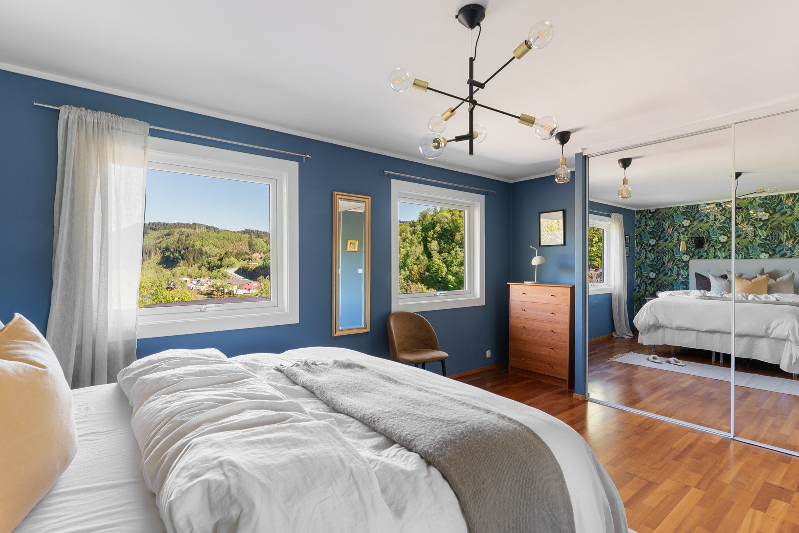 Soverom er opprinnelig delt inn og godkjent som 2 soverom. Galleribilde