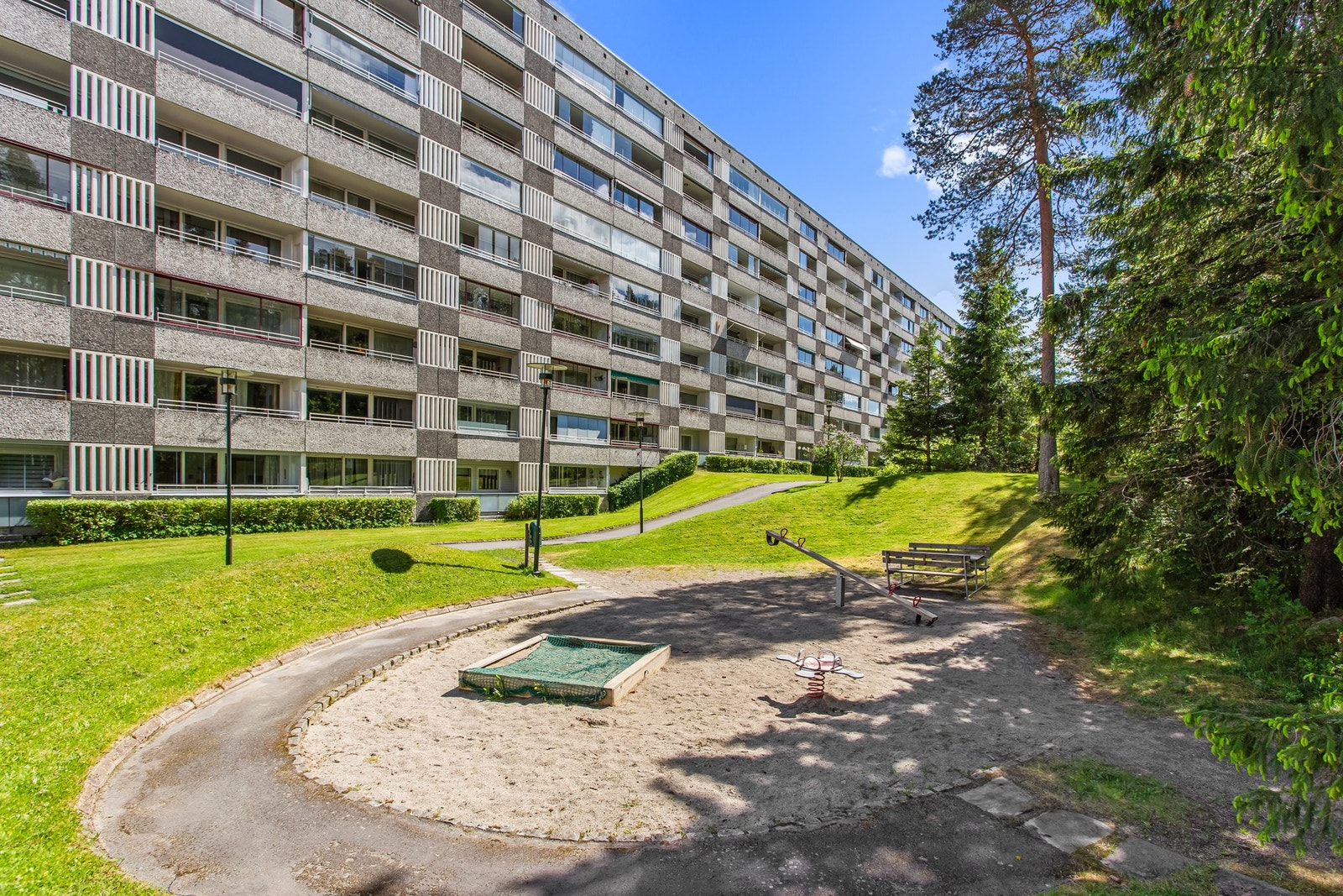 Leiligheten ligger i byggets 4. etasje. Galleribilde