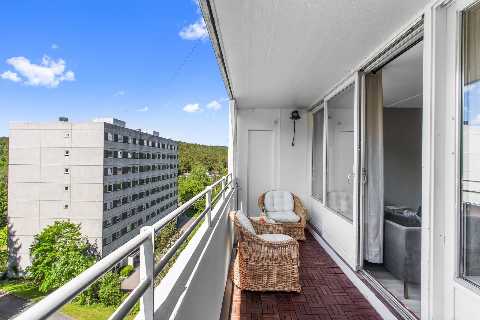 Perfekt for deg som ønsker god plass til familien, moderne fasiliteter og nærhet til både marka og byen. Galleribilde