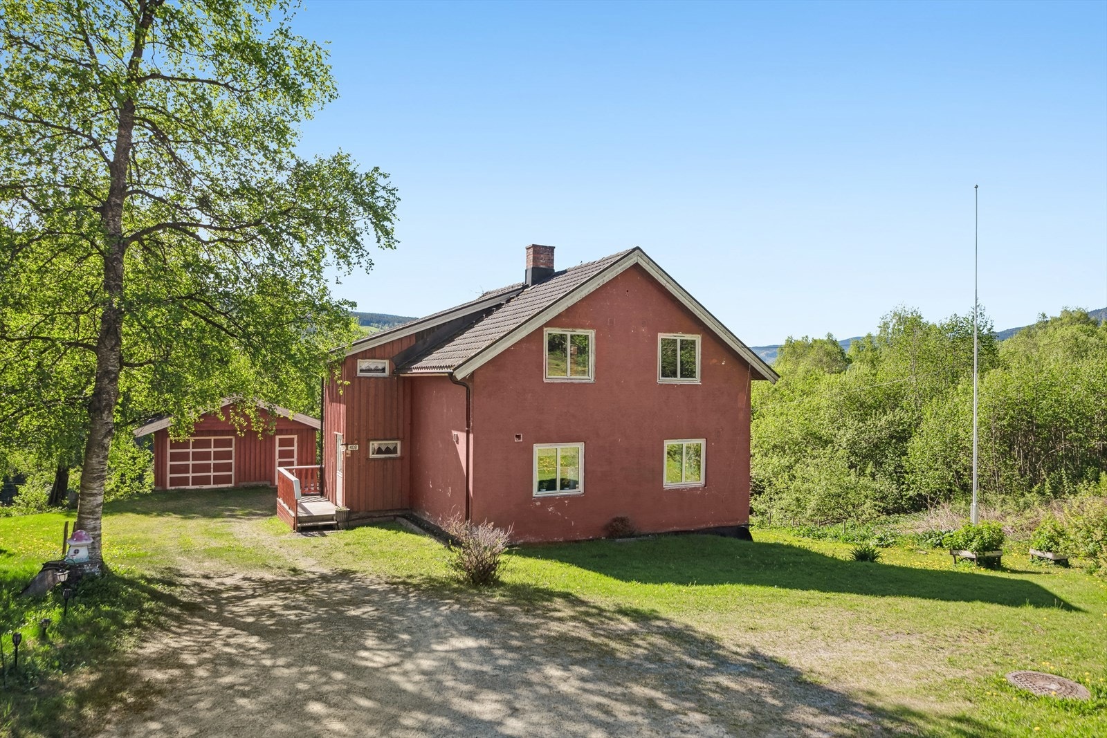 Hagen har god plass til både lek og avslapning. Galleribilde