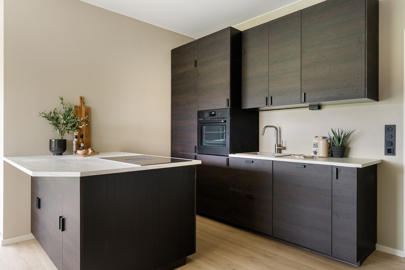 Nydelig og tidsriktig kjøkken som har mottatt TG0 fra takstmann. Galleribilde