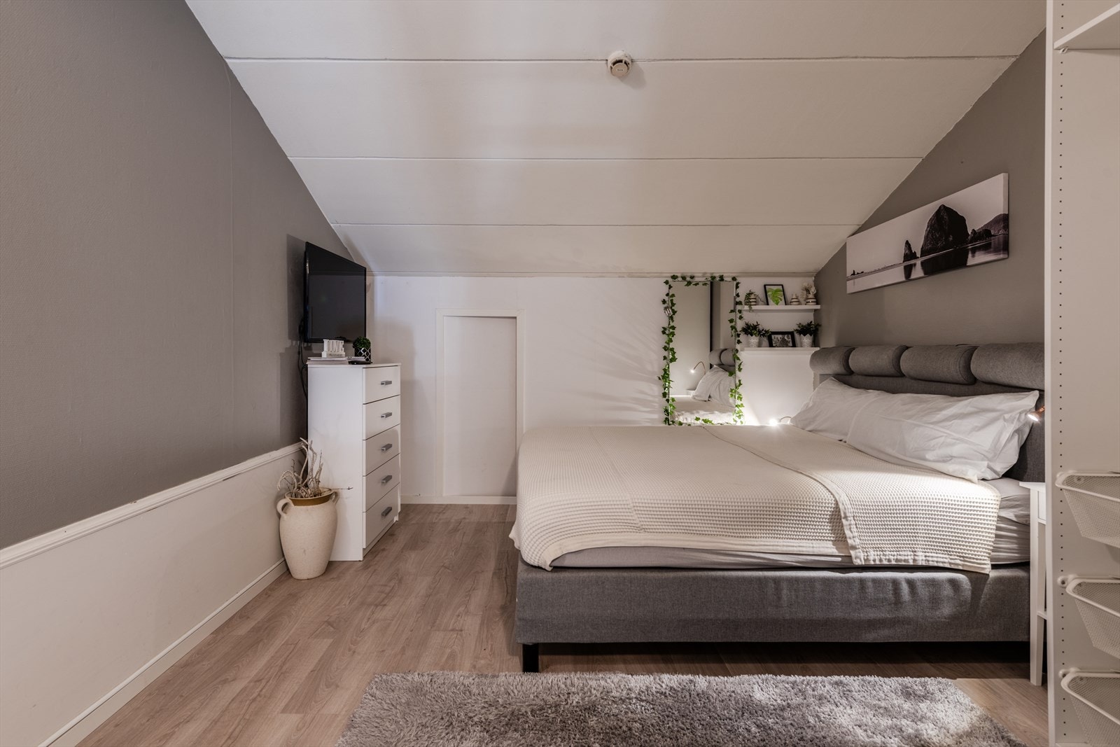 Hems/loftsrom som benyttes til soverom. Galleribilde