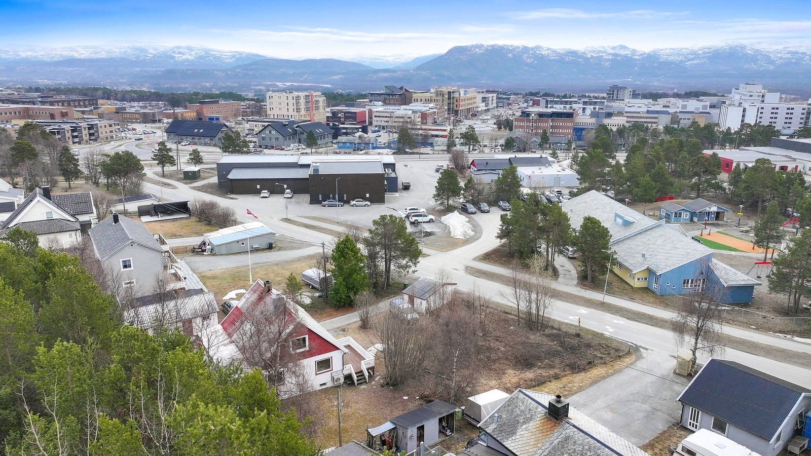Boligen har en sentral beliggenhet med gangavstand til det aller meste. Galleribilde