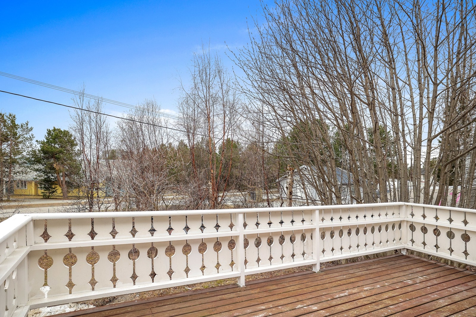 Terrassen er på 14 kvm og har god plass til sofagruppe og grill. Galleribilde