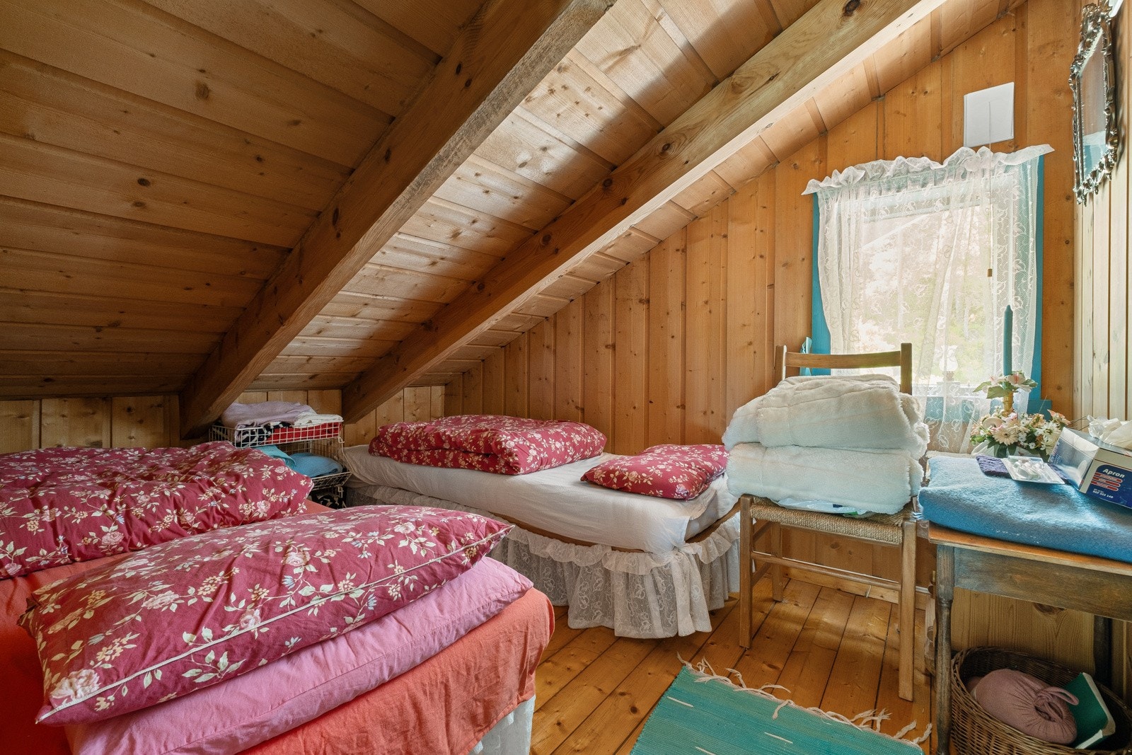 På hemsen er det laget til for 2 soverom Galleribilde