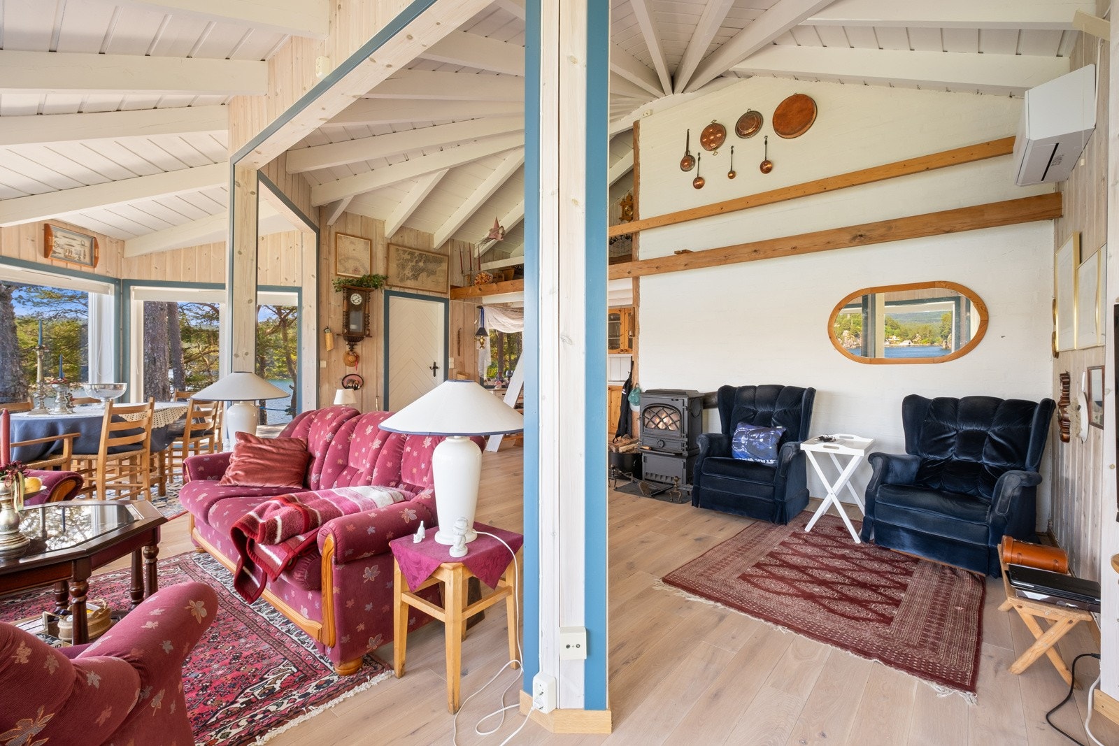 Spennende utforming av hytten. Galleribilde