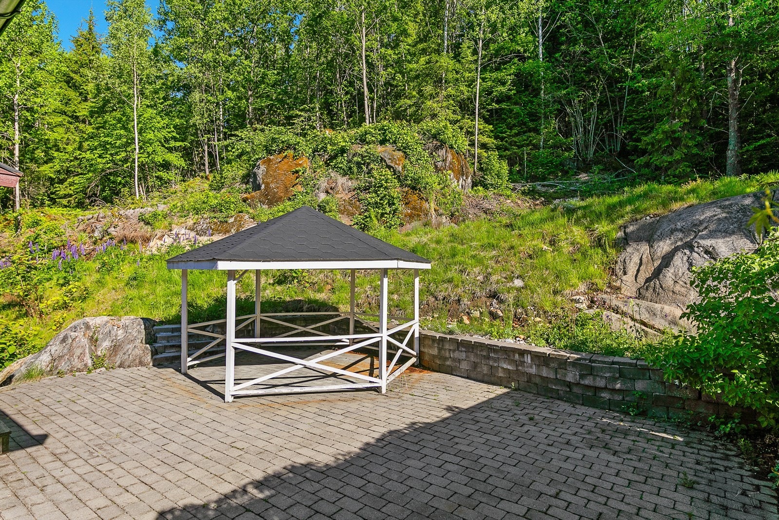 Uteplass Galleribilde