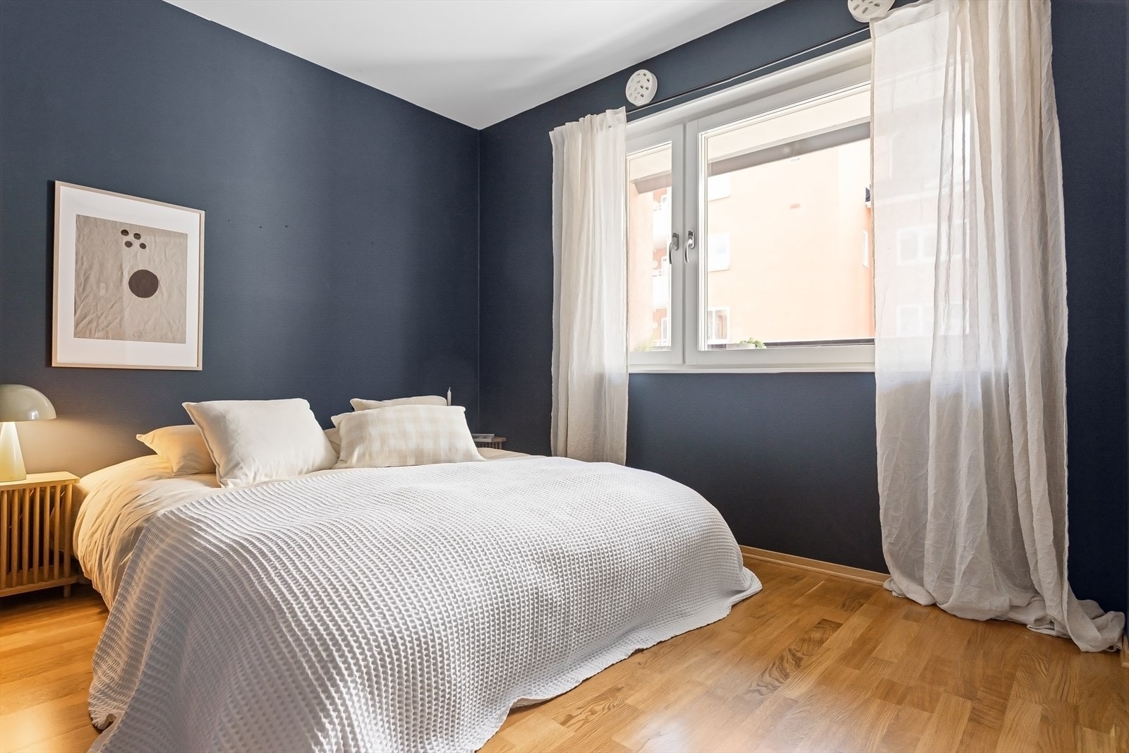 Leiligheten har to lune og romslige soverom. Galleribilde