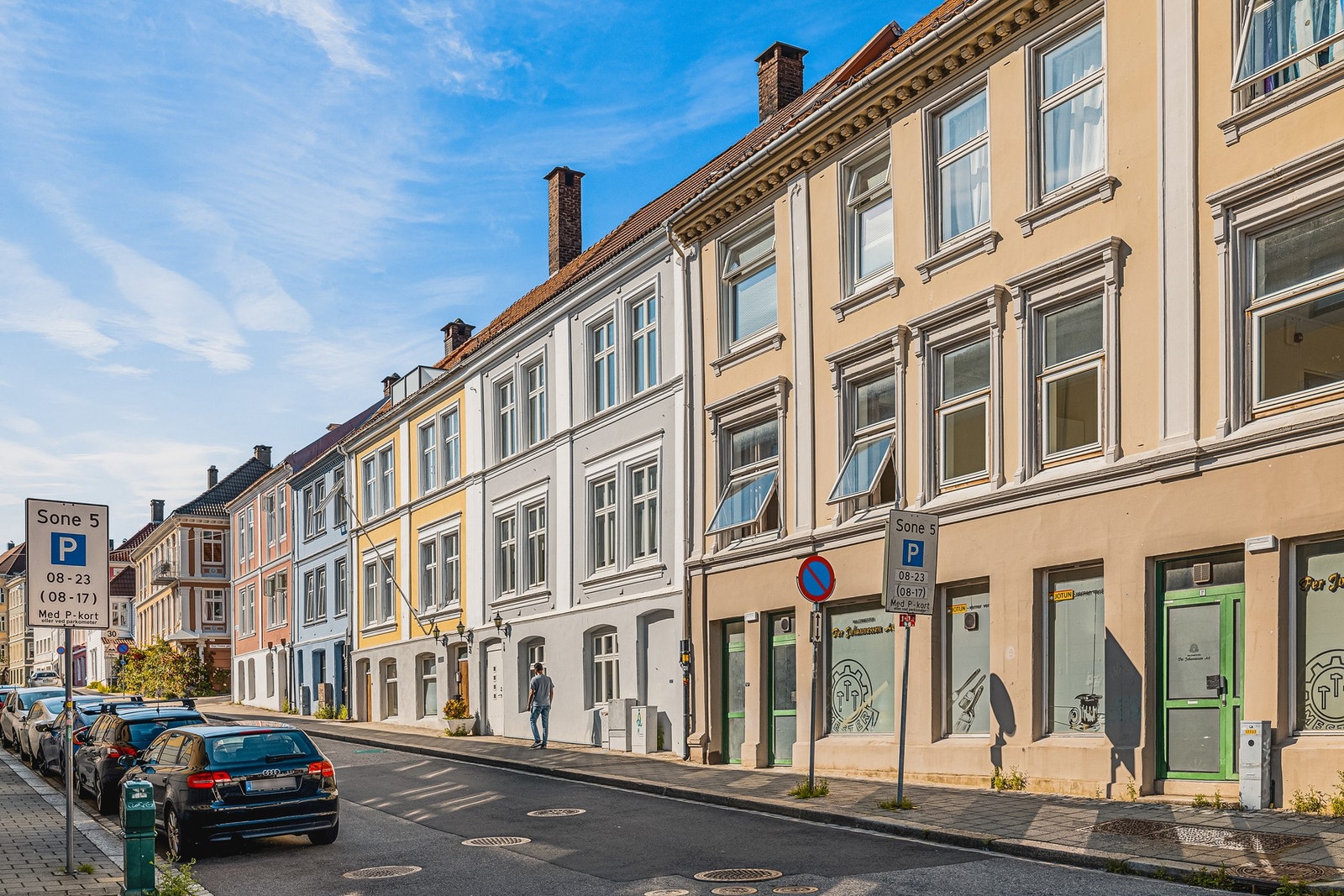 En flott og romslig loftsleilighet over to plan med god standard og attraktiv beliggenhet. Galleribilde