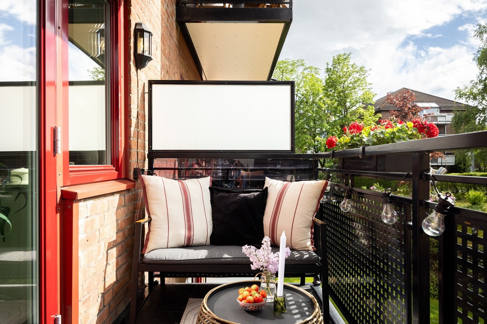 Leiligheten byr på en herlig vestvendt balkong på ca. 4 m² med gode solforhold. Galleribilde