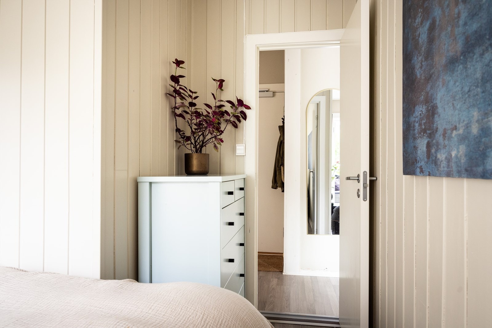 Det er god plass till oppbevaringsmuligheter. Galleribilde