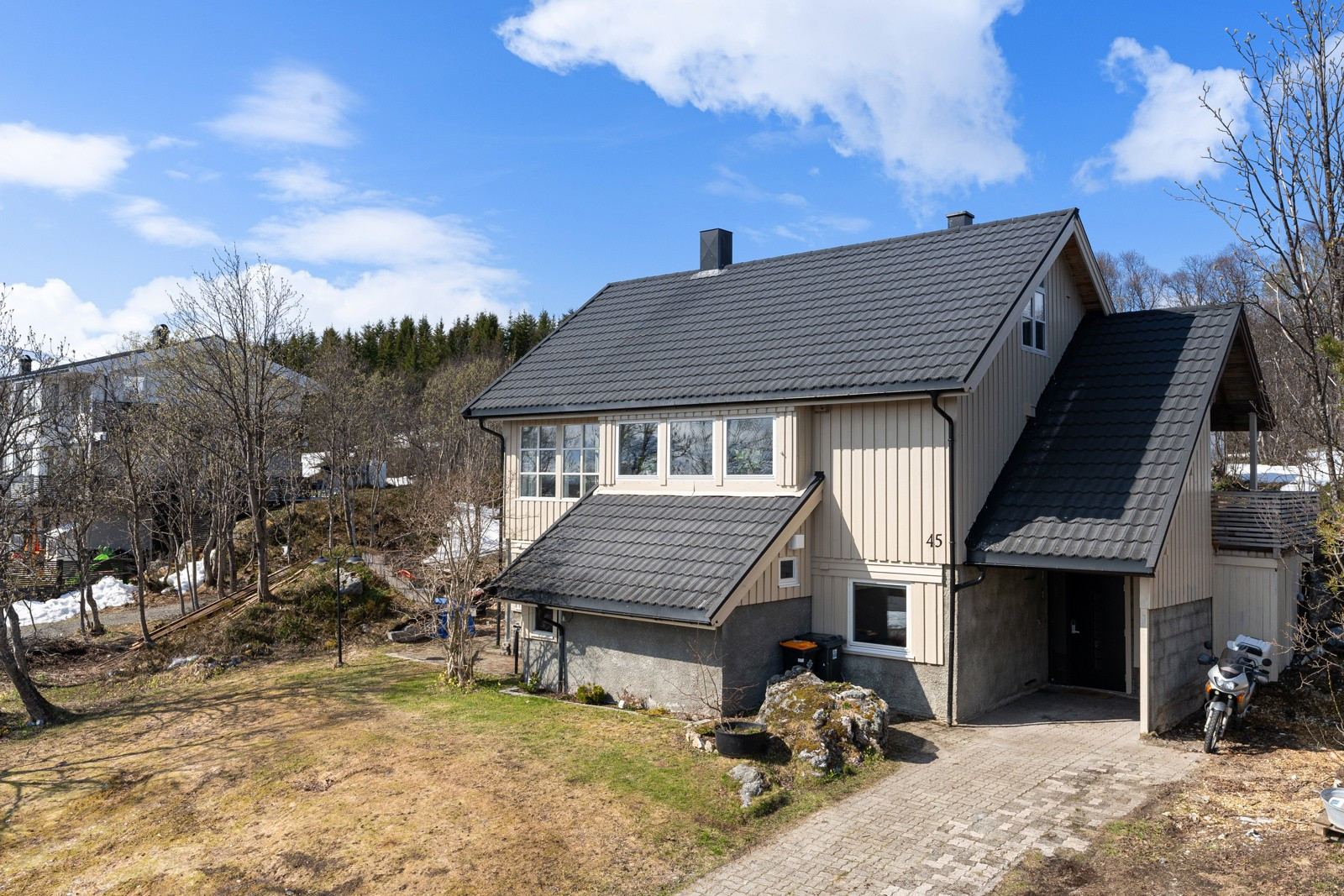 Velkommen til Åslandvegen 45 - Presentert av Anders Karlstrøm!