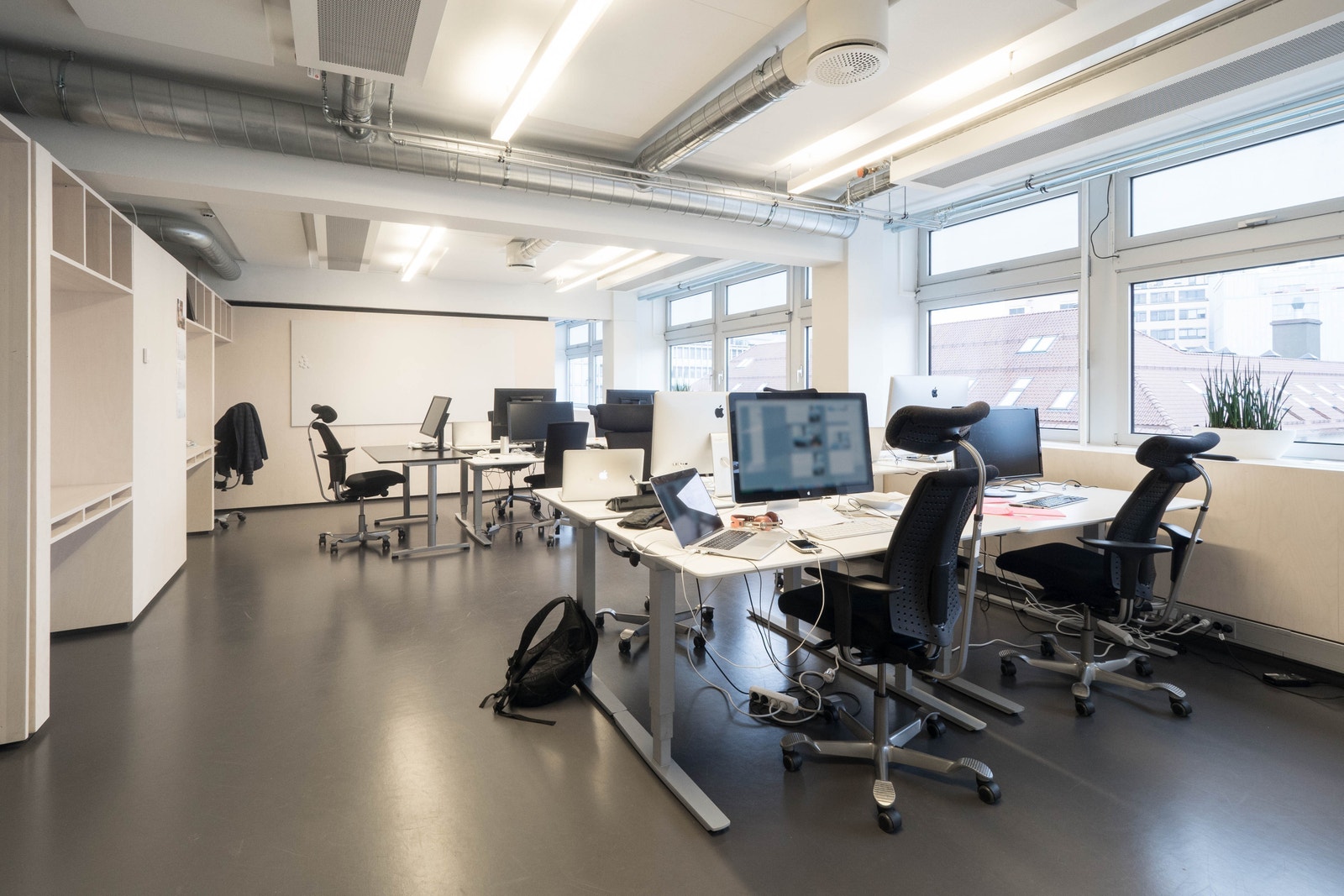 Et av kontorlandskapene Galleribilde