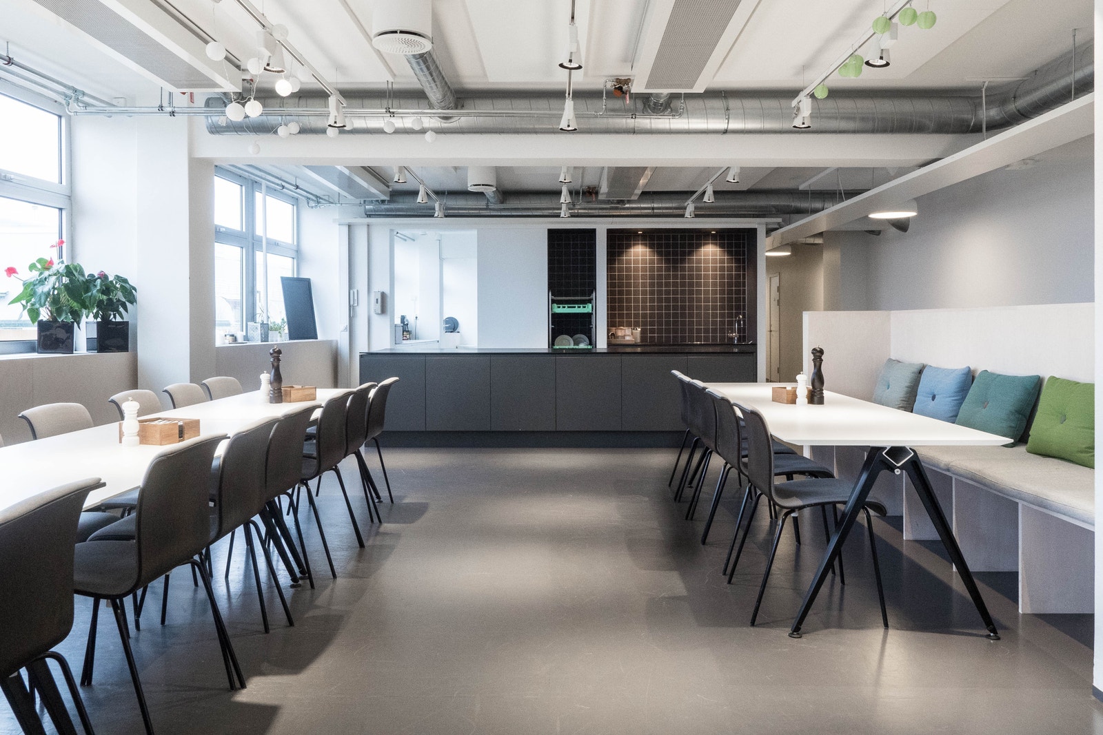 Ledig lokale i 6.etg. Spiserom med stort kjøkken Galleribilde