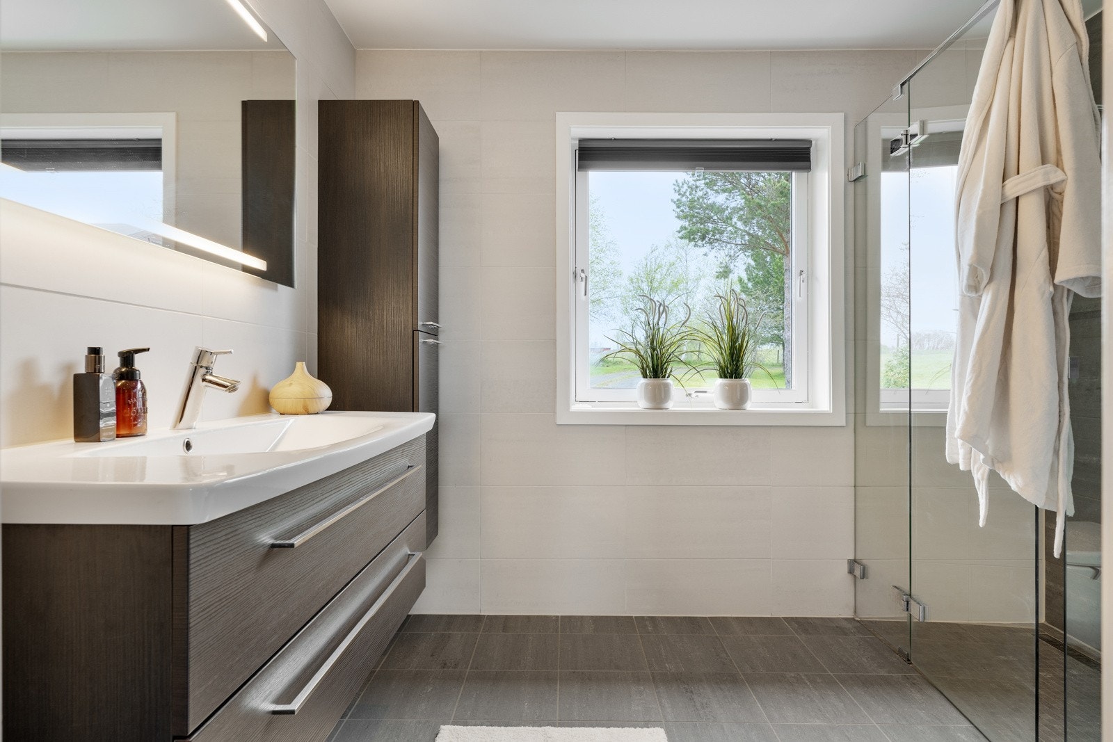 Soverommet har egen en suite bad på 6,9 kvm. Galleribilde