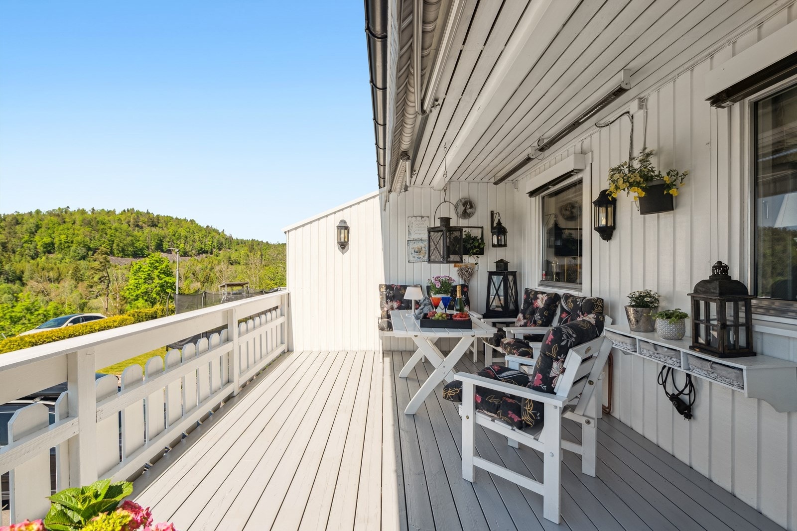 Det er god plass til utemøbler etter eget ønske. Galleribilde