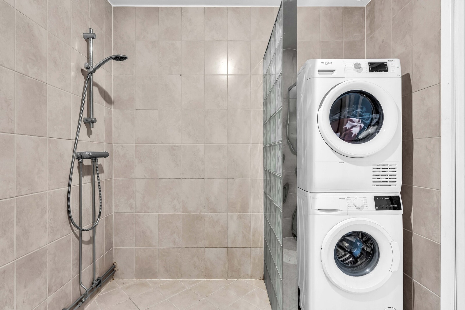 Det er opplegg for vaskemaskin og tørketrommel. Galleribilde