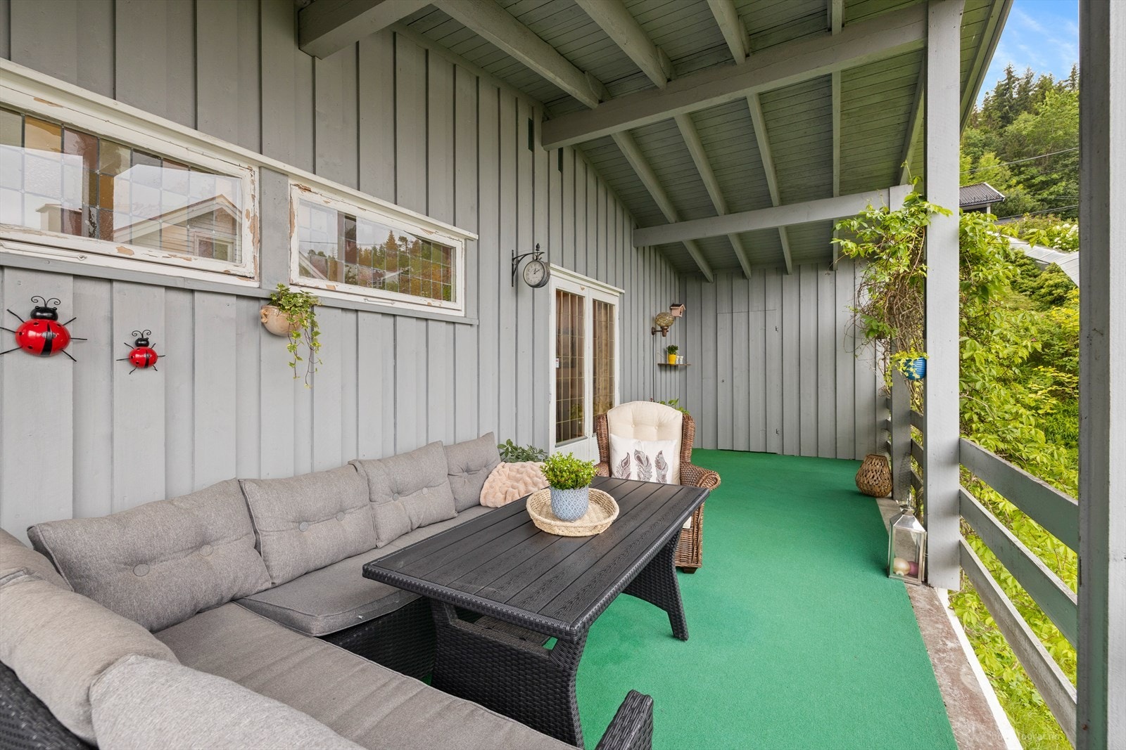 Bodrom i enden av overbygget veranda Galleribilde