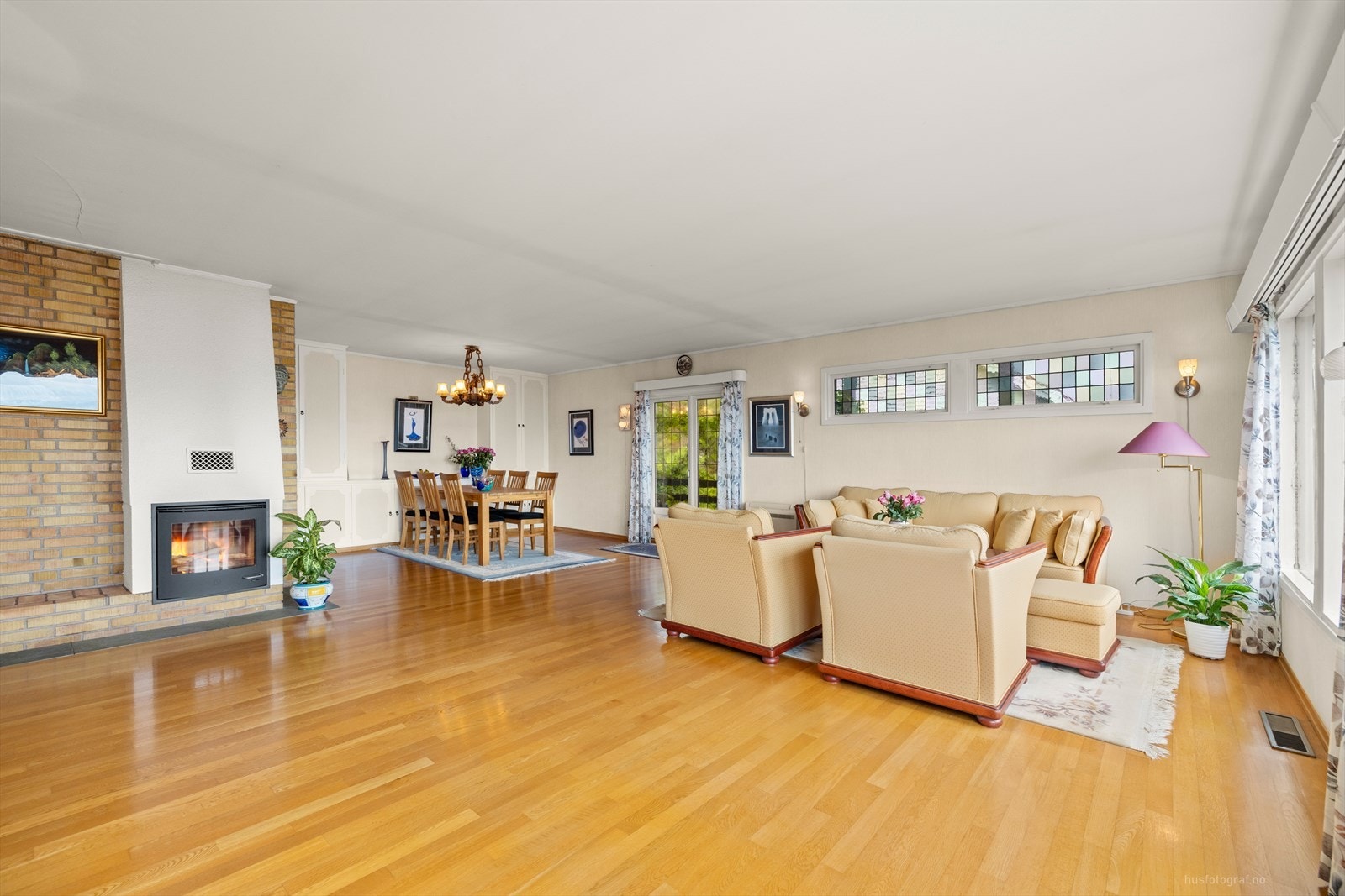 Stuen er romslig og enkel å innrede Galleribilde