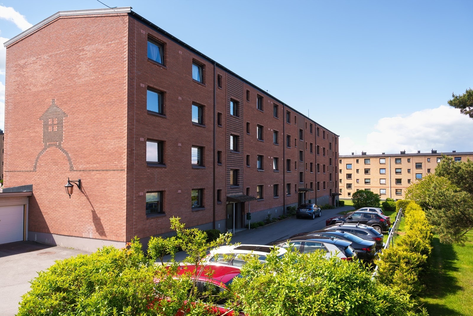 Kollen borettslag er et trivelig borettslaget som tilbyr flotte fellesarealer, fellesvaskeri, felles trimrom, grønne uteområder med pen beplantning, sitteplasser og lekeområder, samt et hyggelig naboskap i rolige og meget barnevennlige omgivelser. Galleribilde