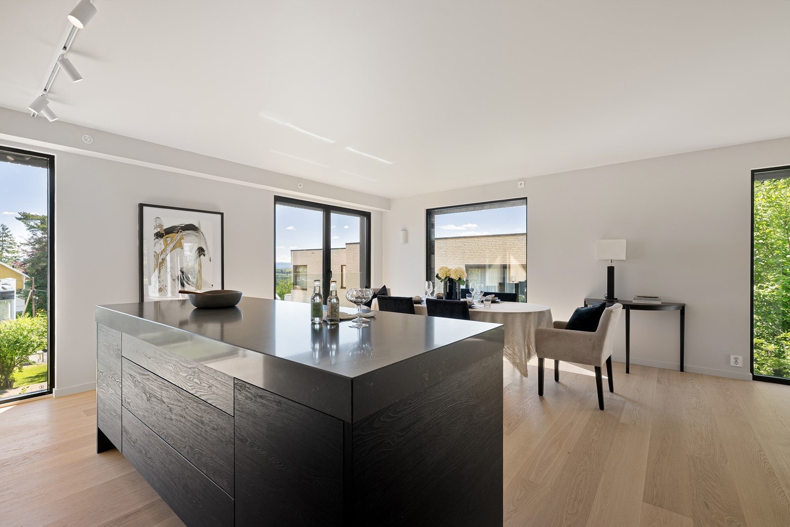 Hyggelig og sosial kjøkkenøy Galleribilde