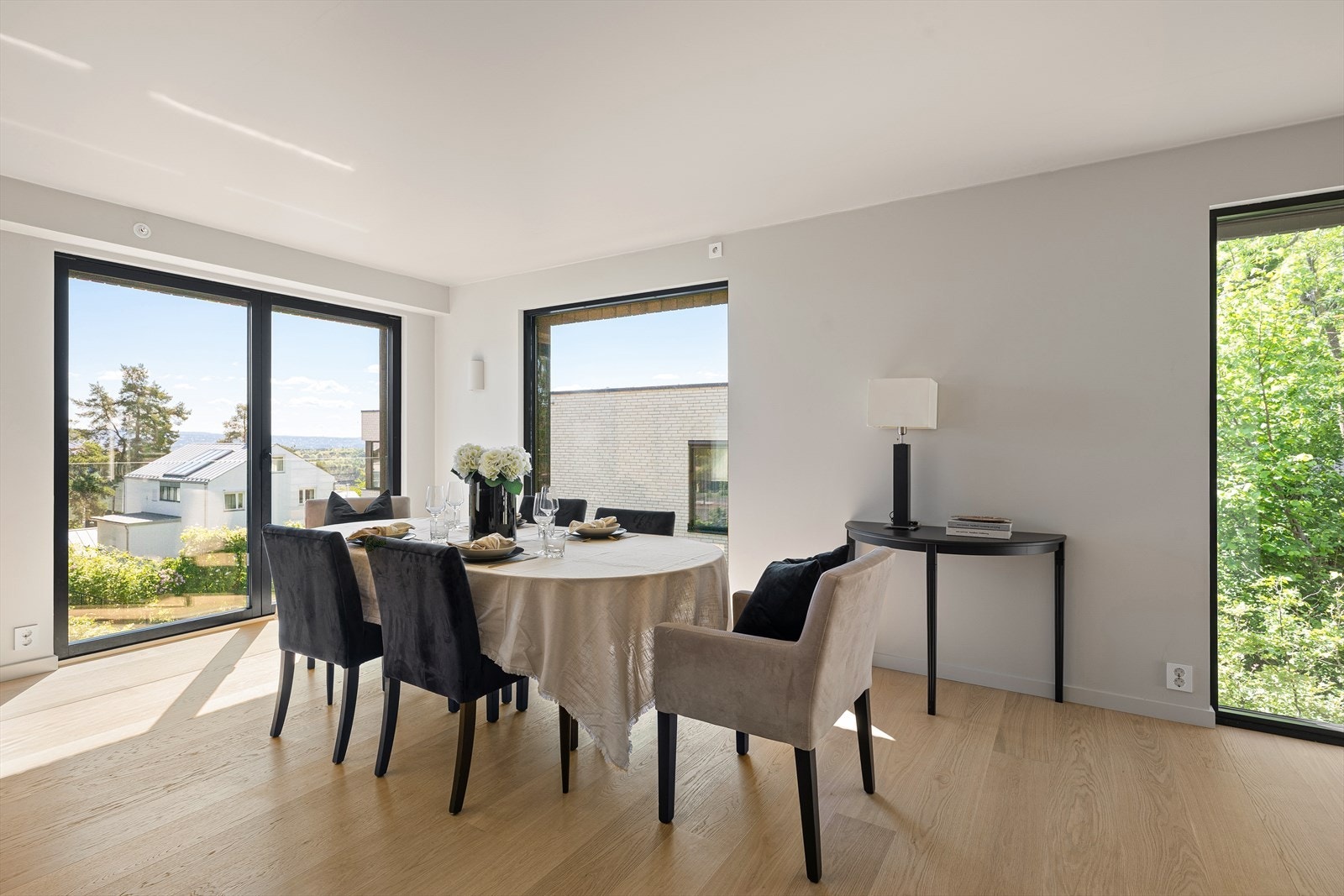 Flott fransk balkong - Gode luftemuligheter på sommeren Galleribilde