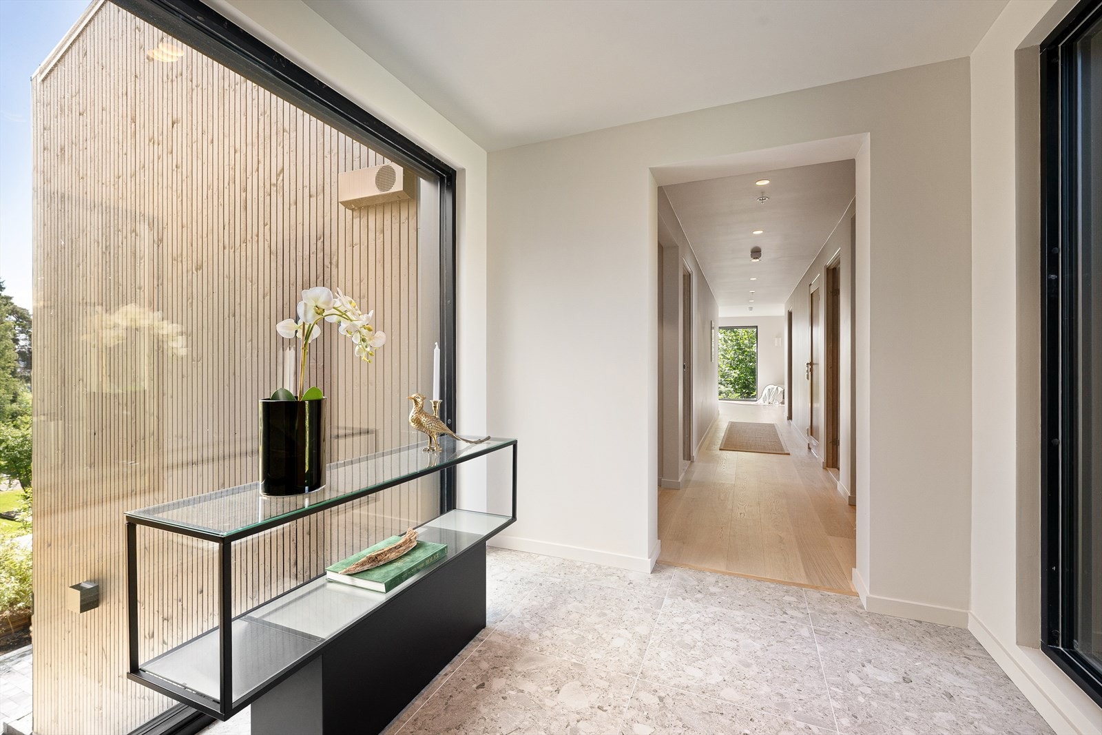 Stilren og meget innbydende entré Galleribilde