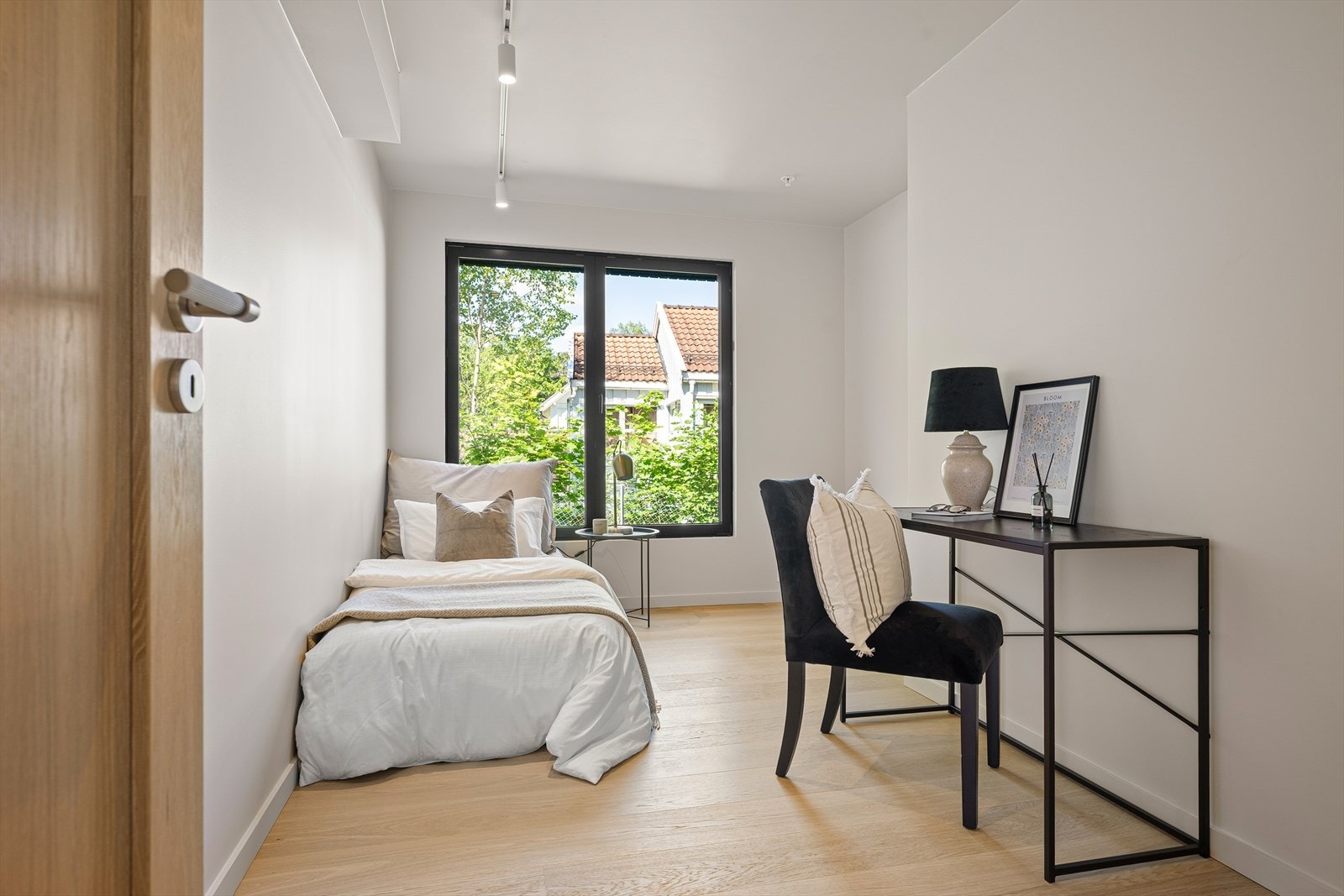 Soverommene egner seg ypperlig som barnerom, gjesterom eller kontor Galleribilde