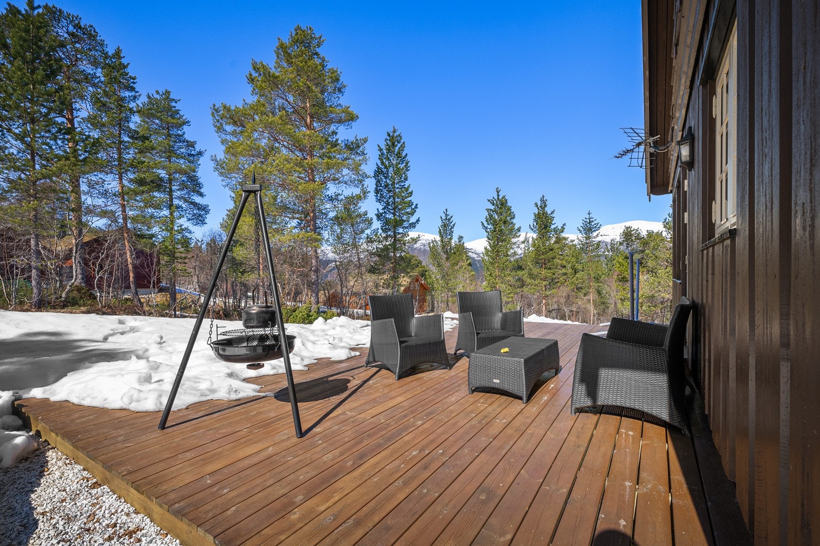 Fra stuen har du utgang til en stor terrasse på 37 m2. Galleribilde
