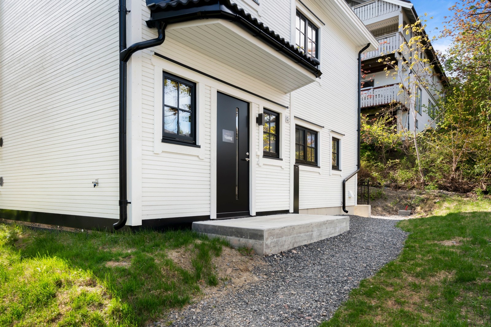 Overbygget entré til hoveddelen. Galleribilde