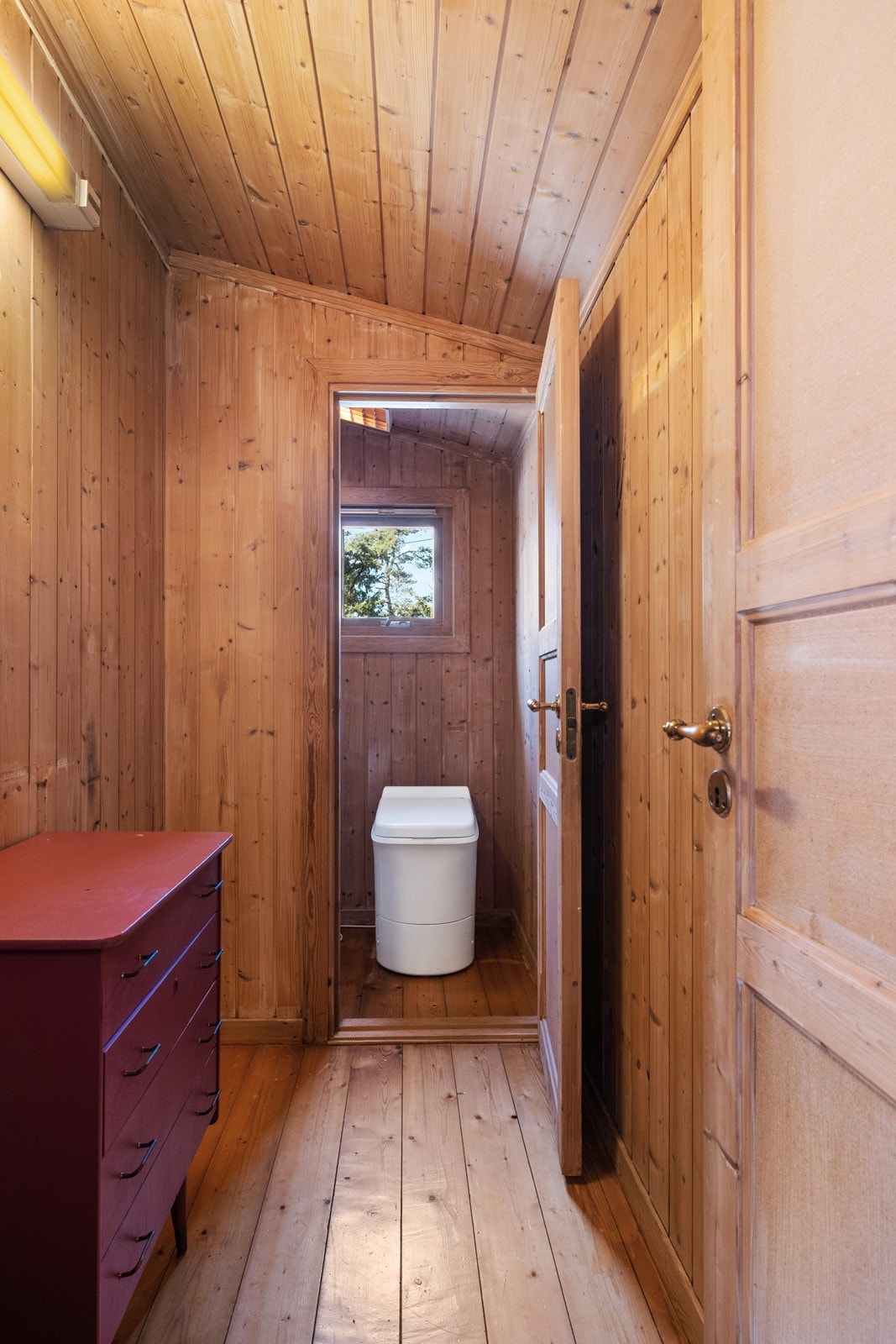 wc-rom med forbrenningstoalett Galleribilde